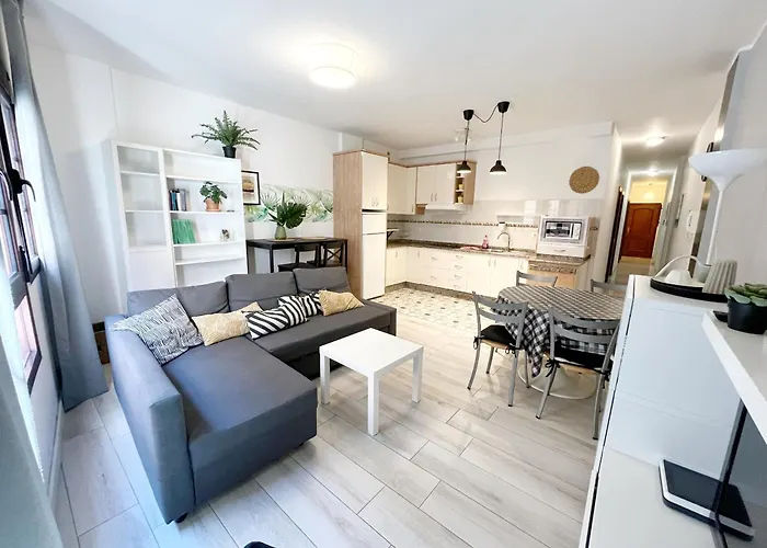 Velarde Deluxe Flat Bycanary365